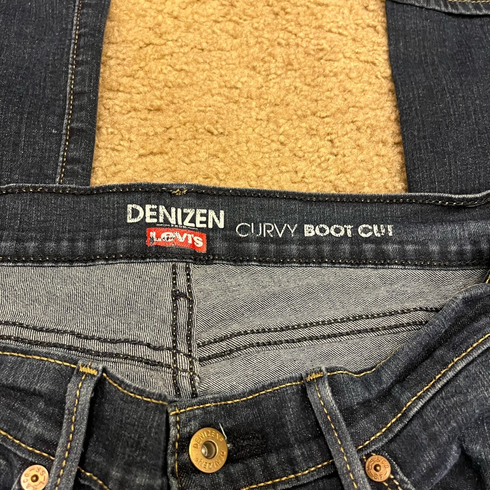 Levi Curvy Boot Cut Jeans